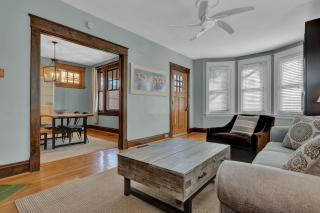 Oakley Square 3BR Charmer - Total Walkability home - 1