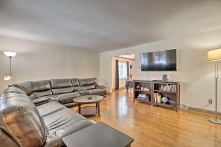 6 Mi to Dtwn Pittsburgh Townhome with Porch - 7