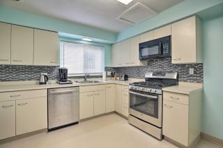 6 Mi to Dtwn Pittsburgh Townhome with Porch - Pittsburgh - 3