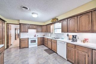 Lake Livingston Hideaway with Dock and Gas Grill! - 4