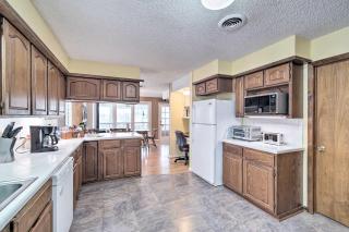 Lake Livingston Hideaway with Dock and Gas Grill! - 3