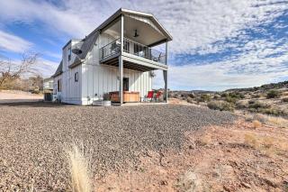 Hot Tub and View Wine Country Retreat in Cornville - 8