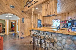 Groesbeck Lodge on the River Hot Tub and Fire Pit - 9
