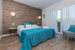Apartamentos Playa Canutells - Maó - 4