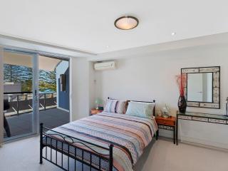 Coast Apartment 12 - The Entrance - 6