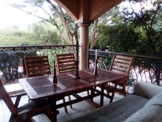 Aloha Lodge 2 Bedroom Apartment near Menlyn Sleeps 4 - 5