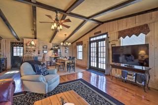 Cozy Caymus Cabin about 3 Miles to Callaway Gardens! - Pine Mountain - 6