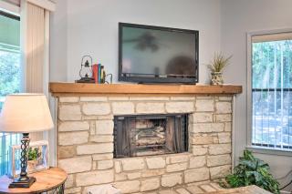 Chic Couples Retreat Well-Appointed Salado Home! - 5