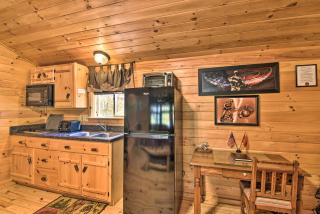 Parsons Semper Fi Cabin with Fire Pit! - Parsons - 4