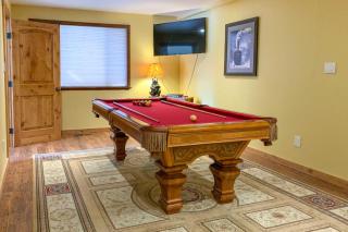 2 Mi to Beach Expansive Tahoe Escape with Hot Tub! - Incline Village - 9