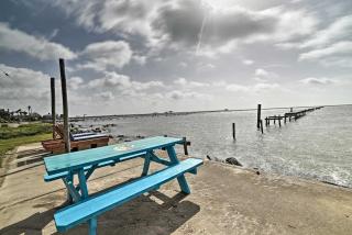 Rockport Bayfront Studio with Patio Casa Familia - 9