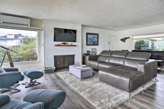 Serenity By The Sea - Chic Oceanfront Home with Deck - Brookings - 8