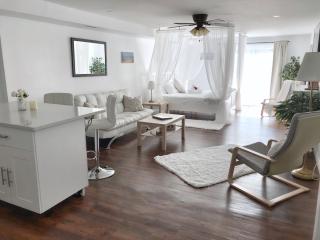Romantic Studio Cottage - Lambton Shores - 6