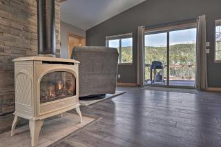 Hot Tub, Deck and Grill Mtn-View Divide Cabin - Midland - 4