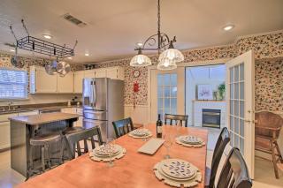 Grand Fredericksburg Retreat - Walk to Main St! - 2