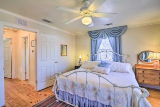 Grand Fredericksburg Retreat - Walk to Main St! - Fredericksburg - 1