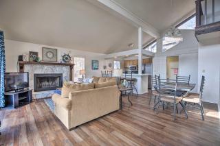 Resort Perks Spacious Lake of the Ozarks Home - 4