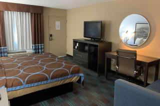 Super 8 by Wyndham Newport News - Newport News - 6