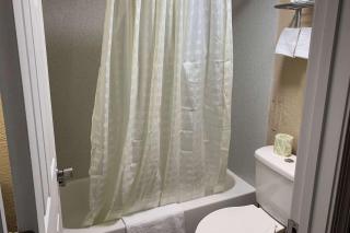 Super 8 by Wyndham Newport News - Newport News - 3