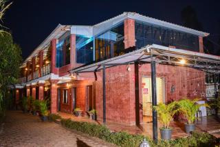 Hotel on the Rocks - Mahabaleshwar - 8