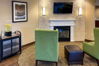 Comfort Inn DeKalb - Adjacent the University - DeKalb - 7