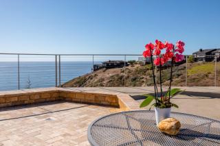 Above and Beyond! Hot tub! Endless Views! Rooftop Patio! Fast WiFi!! Dog Friendly! - 9