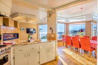 Above and Beyond! Hot tub! Endless Views! Rooftop Patio! Fast WiFi!! Dog Friendly! - 4