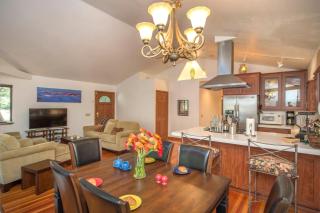 Absolute Zen! Redwoods! BBQ Grill! Fast WiFi!! Ping Pong!! Dog Friendly! - 5