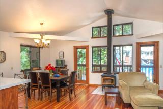 Absolute Zen! Redwoods! BBQ Grill! Fast WiFi!! Ping Pong!! Dog Friendly! - 3