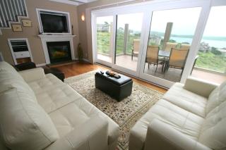 Beach Nest! Hot Tub! Sauna! BBQ Grill! AMAZING VIEWS!! Romantic Getaway! Dog Friendly!! - Dillon Beach - 2