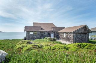 Breaking Waves! On the Bluff! AMAZING VIEWS!! BBQ! Fast WiFi! Walk to Beach!!! - 8