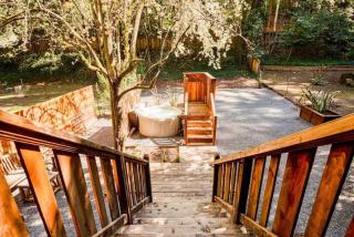 Redwood Retreat! Redwoods! Walk to River!! Hot Tub!! BBQ! Central Air!! - Guerneville - 3