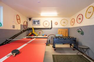 Vino Velo Retreat! Redwoods! Hot Tub!! Fire Table!! BBQ!! Game Room!! Fast WiFi!! Dog Friendly!! - Guerneville - 9