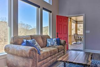 Family Home with Views about 5 Mi to Downtown Asheville! - Asheville - 6