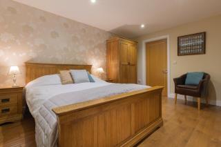 Clubhouse Cottage - 2