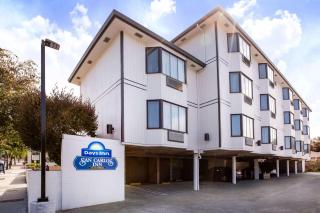 Days Inn by Wyndham Monterey Downtown - 9