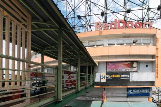 RedDoorz Plus at EDSA Congressional - Manila - 7