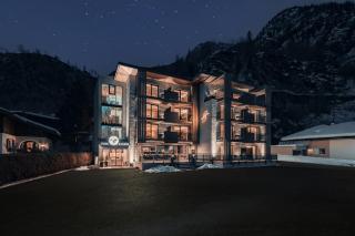 VIER Studios & Restaurant - 5