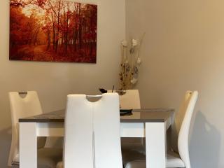 King Court Apartment - Motherwell - 6