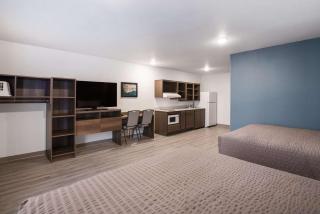 WoodSpring Suites Detroit Madison Heights - 9