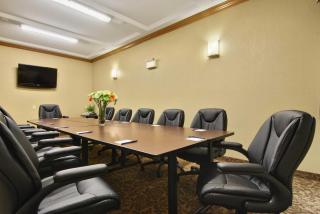 Best Western Plus Kamloops Hotel - Kamloops - 8