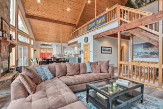 Private Dock Waterfront Gem on Lake of the Ozarks - Roach - 6