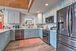 Private Dock Waterfront Gem on Lake of the Ozarks - Roach - 4
