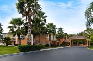 Best Western Edgewater Inn - 2
