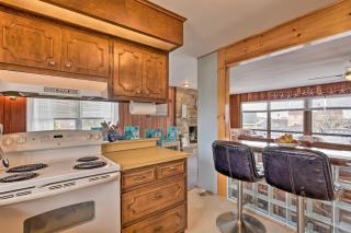 Rhode Island Oceanview Retreat Walk to Shore! - 2