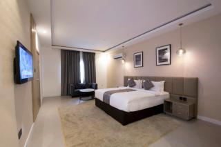 The Corniche Hotel - 2