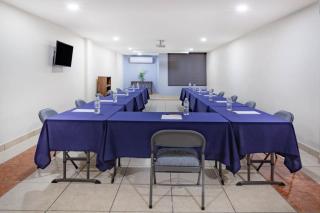 Days Inn by Wyndham Piedras Negras - Piedras Negras - 7