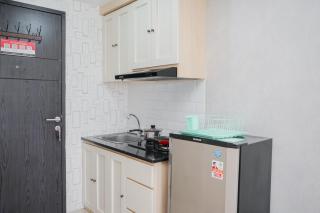 Gaudy Studio at Baileys Apartment by Travelio - Pondokcabe Hilir - 3