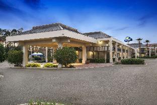 Days Inn by Wyndham Jacksonville Airport - 9
