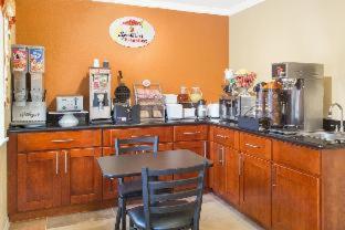 Upper Lake Inn & Suites - Upper Lake - 4